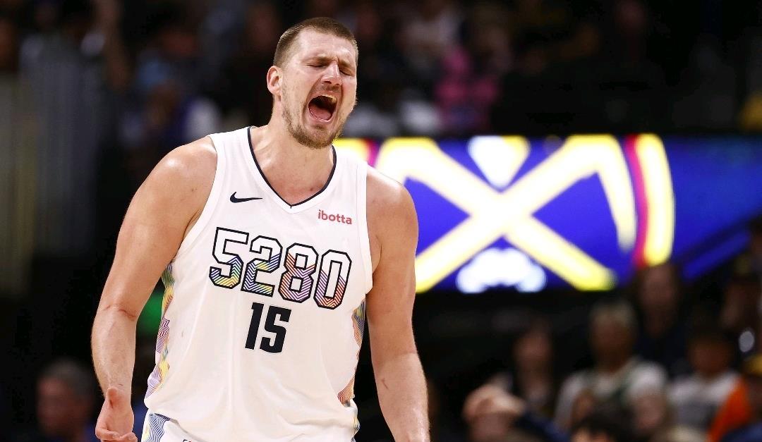 多位超级巨, 有兴趣在球, Amick